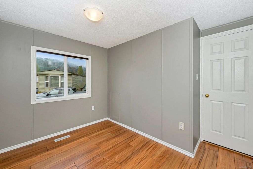 listing image 16042129334315679111