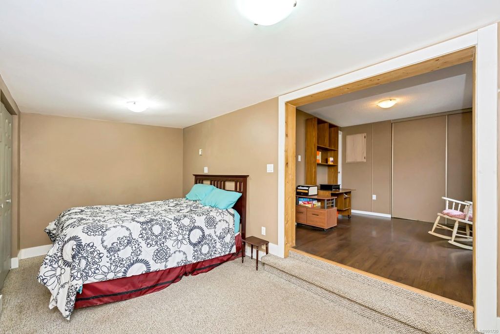 listing image 16049330787444932789
