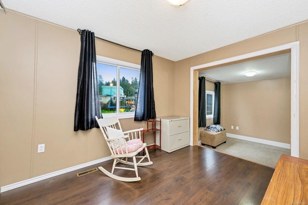 listing image 16048129172715943825