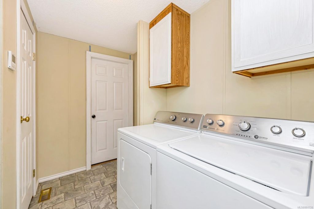 listing image 16043795762401432564