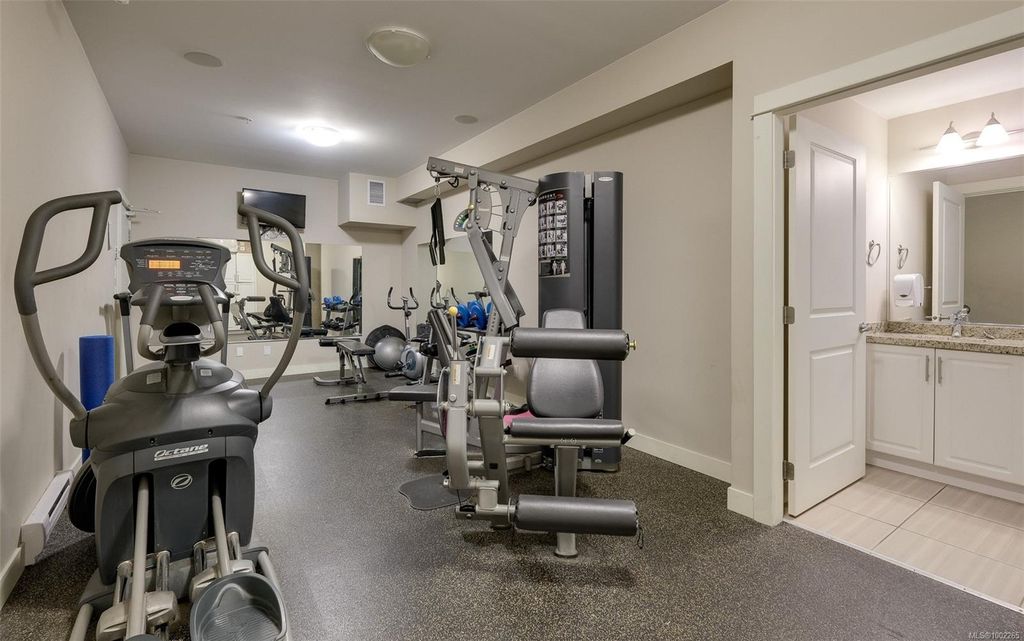 listing image 16047930687997120354