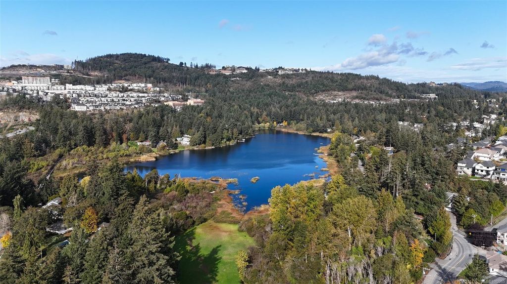 listing image 16043648114667209500