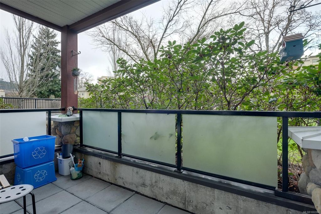 listing image 16048352914311423070