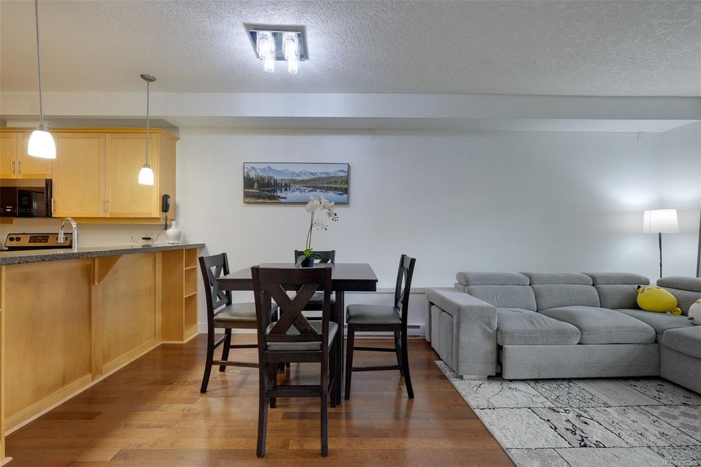 listing image 16047417206119512446