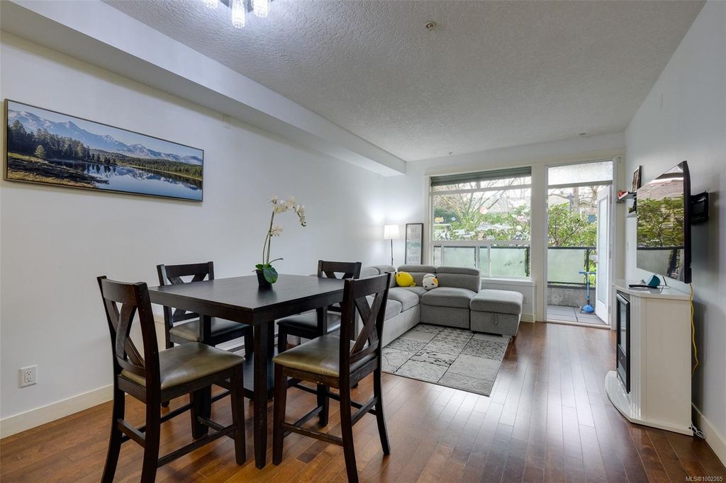 listing image 16045019059075753834