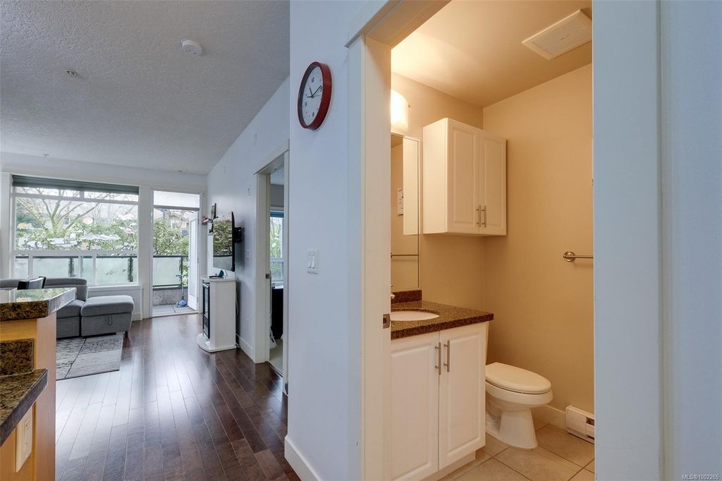 listing image 16042893924822644164