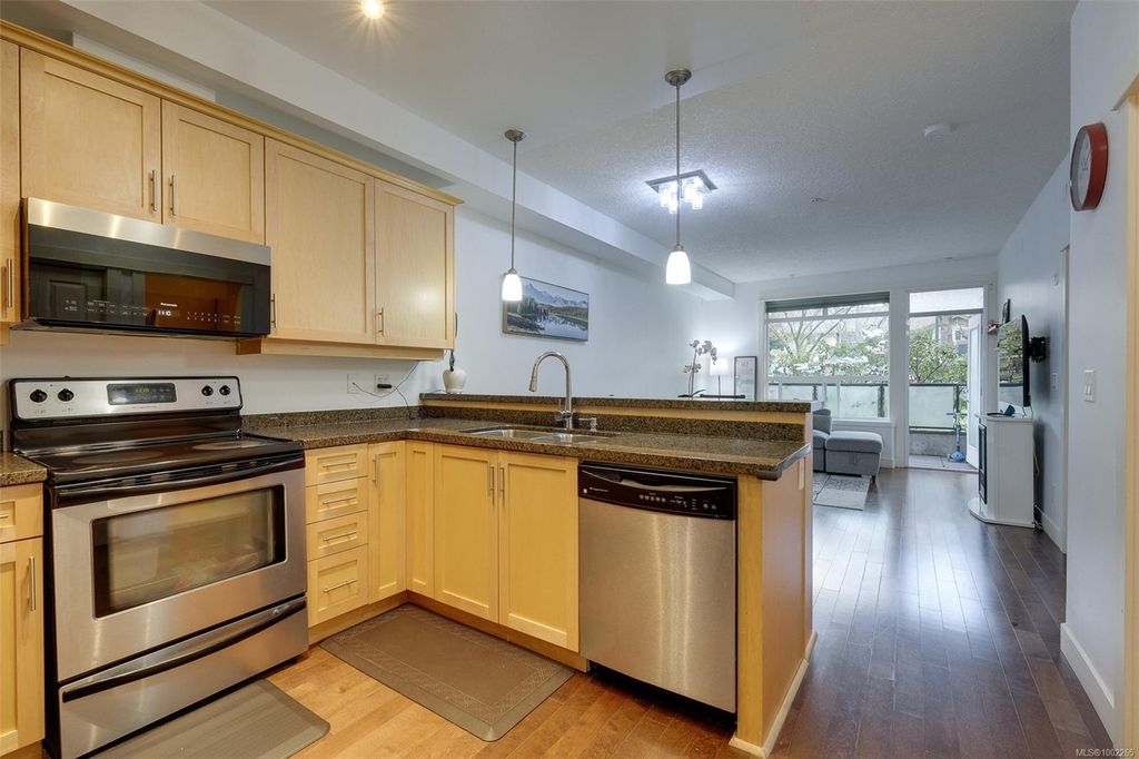 listing image 16041447916222281984