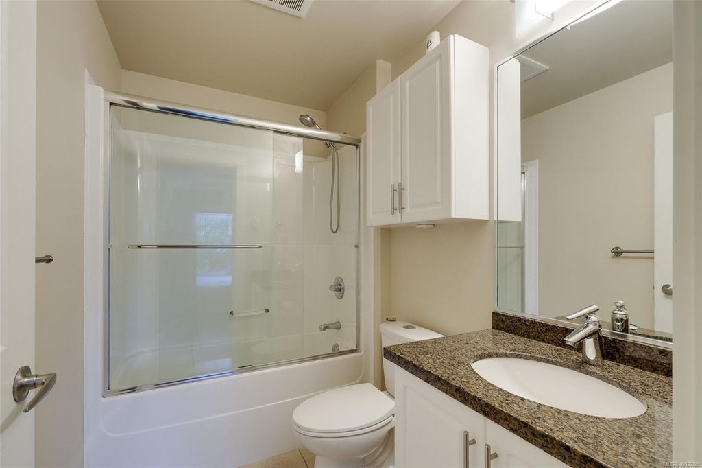 listing image 16048058158788704321