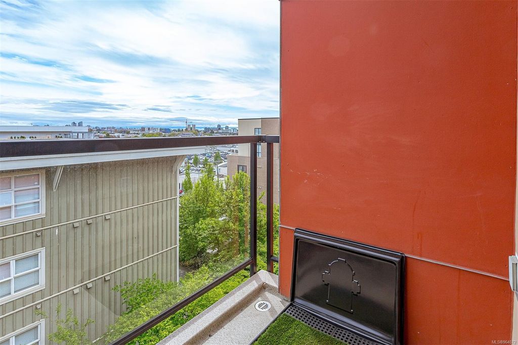 listing image 16045718439765506911