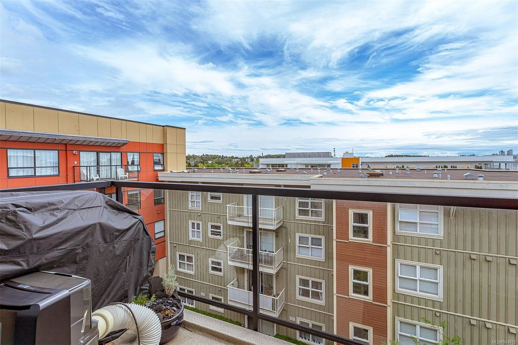 listing image 16044448010513186237