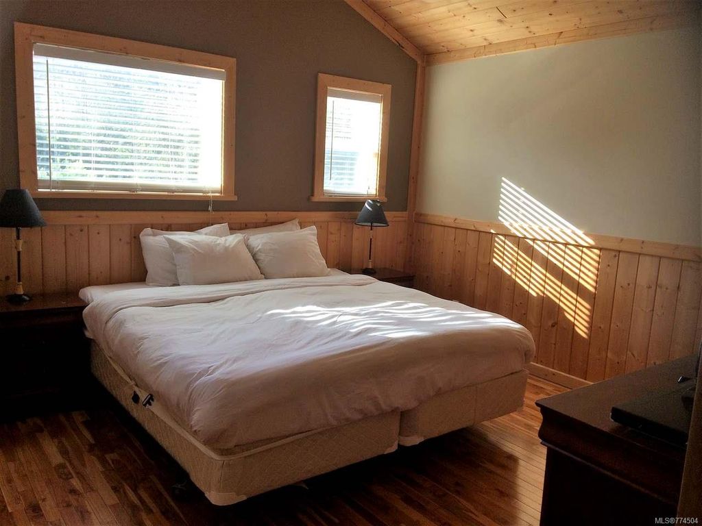 listing image 16045592147488712258