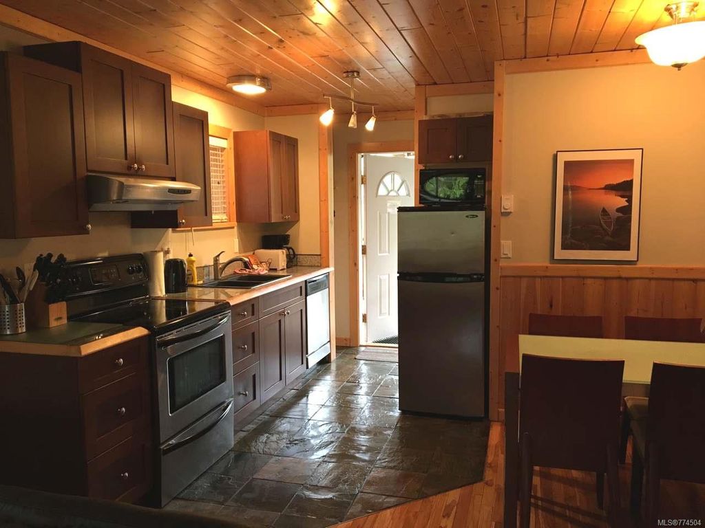 listing image 16041335791521210879