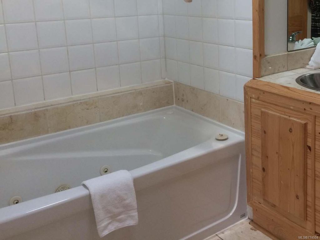 listing image 16045272164691548366