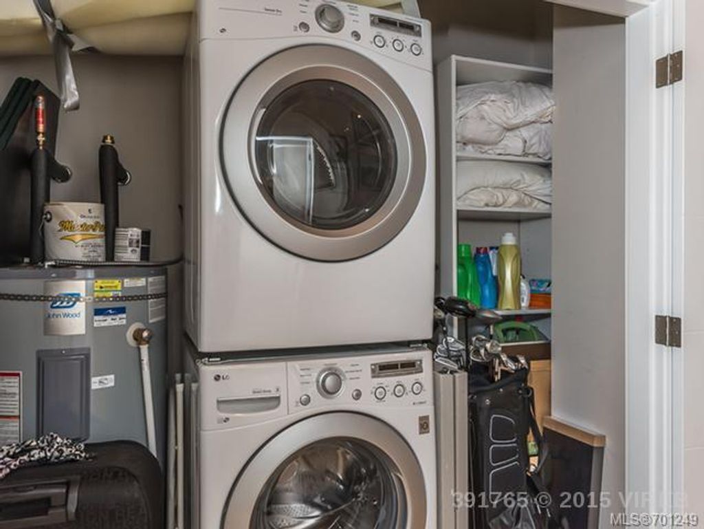 listing image 16042420843597524063