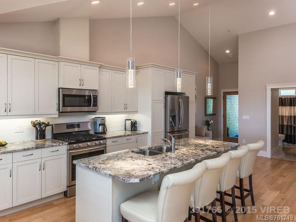 listing image 16047265313355797096