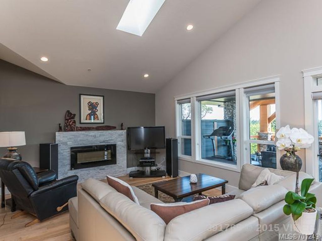 listing image 16040089450394516743
