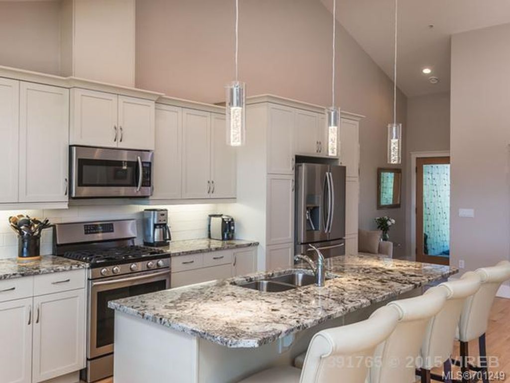 listing image 16044433741284072839