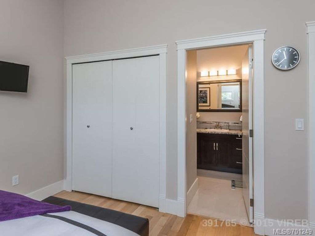 listing image 16045172778625130310