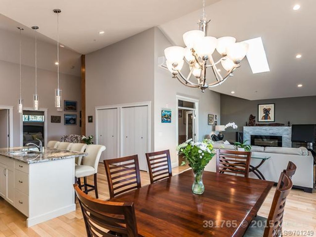listing image 16049057500310446950