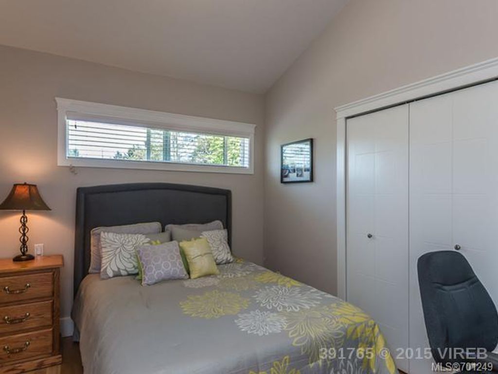 listing image 16041848783942471602