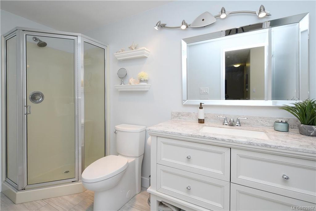 listing image 16042514664120