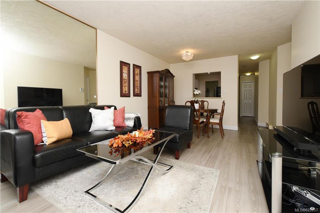 listing image 16044024038961