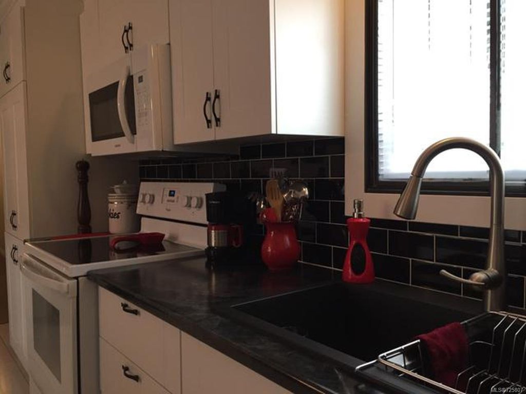 listing image 16046039738171923614