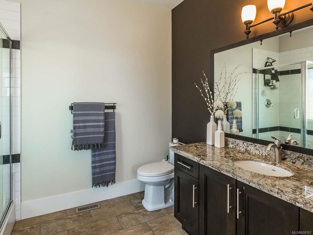 listing image 16045365668419368641