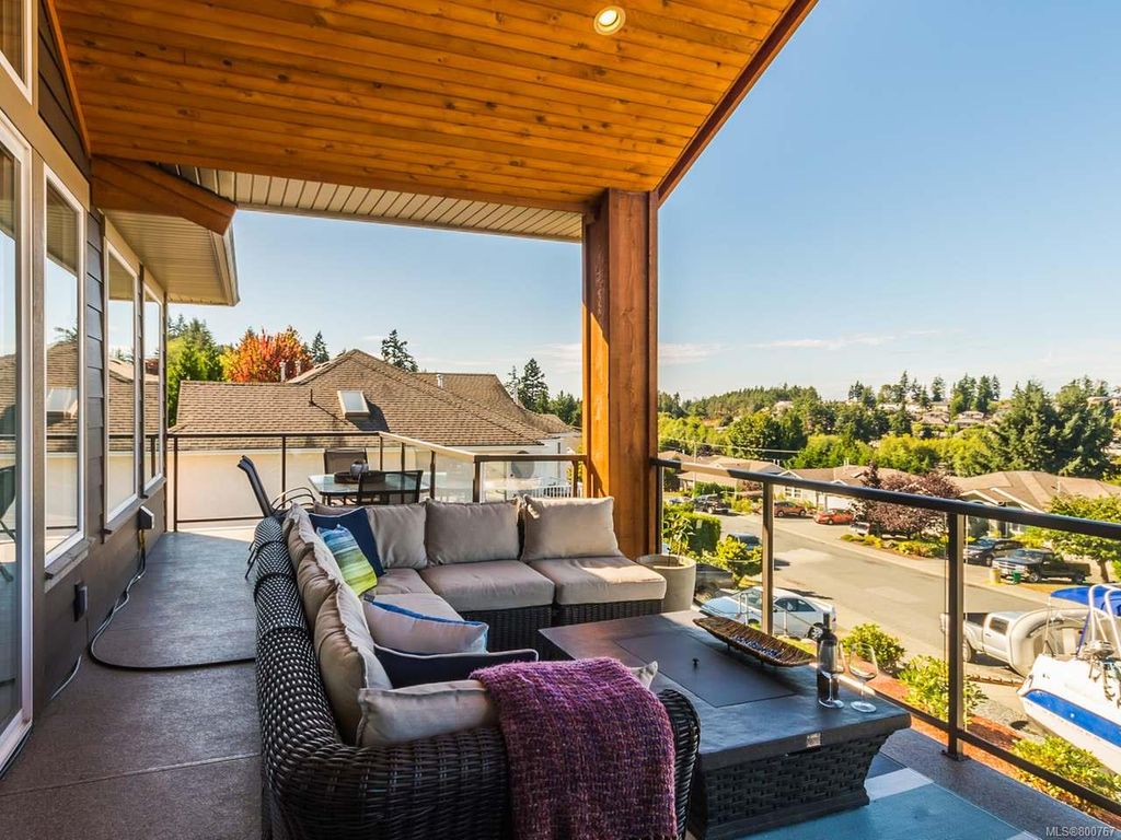 listing image 16048165261658445463