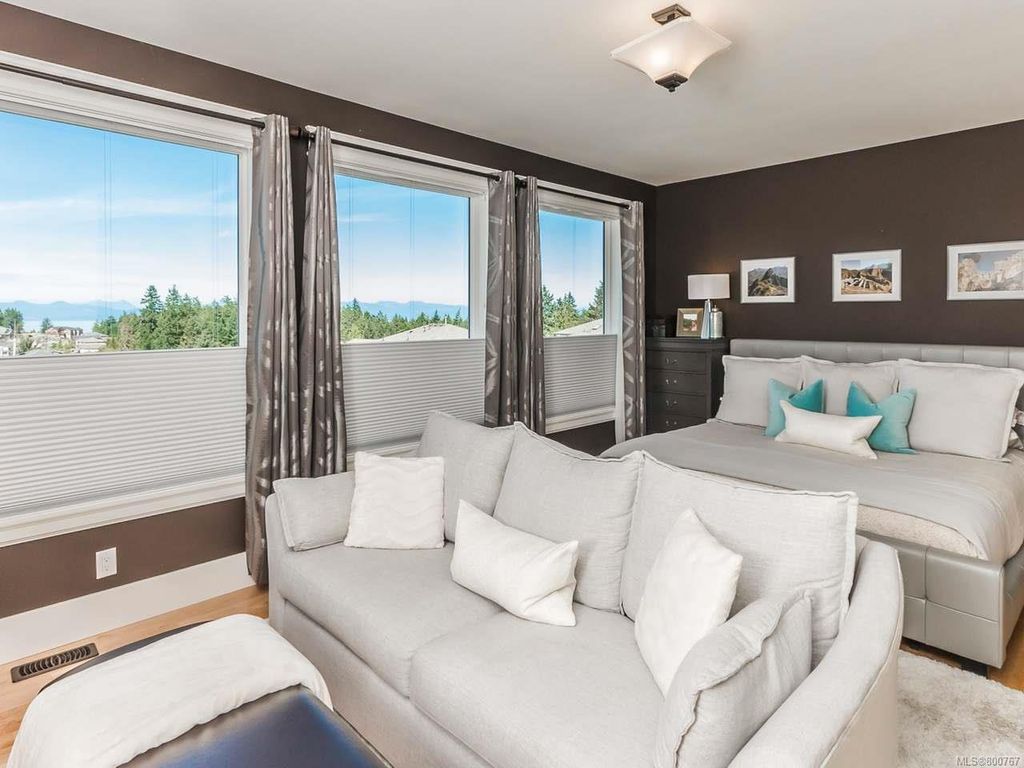 listing image 16041985465095377922