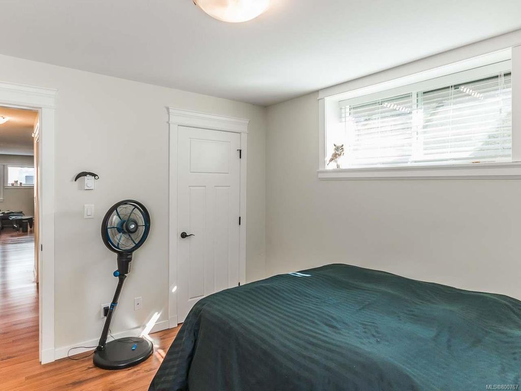 listing image 16040717810415029391