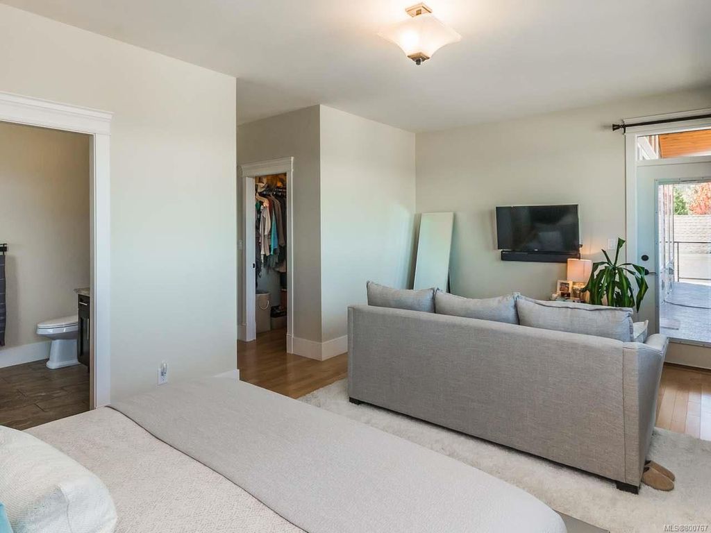 listing image 16042919833567256234