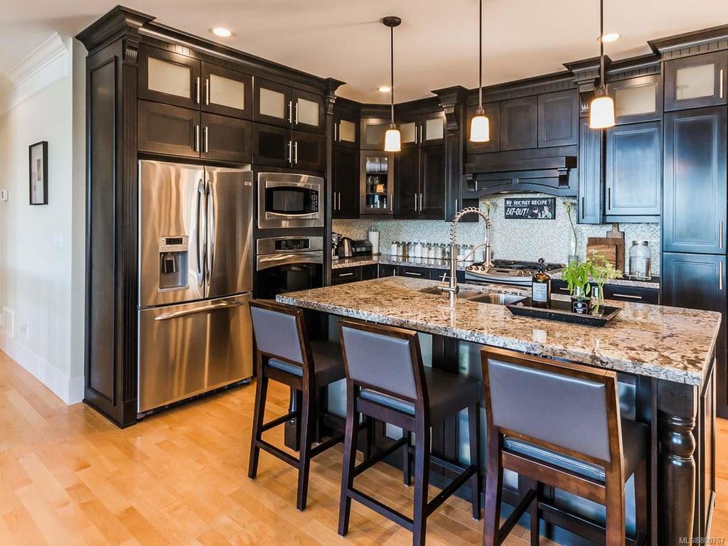 listing image 16045041421643537482