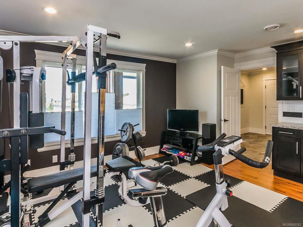 listing image 16044285316643037744