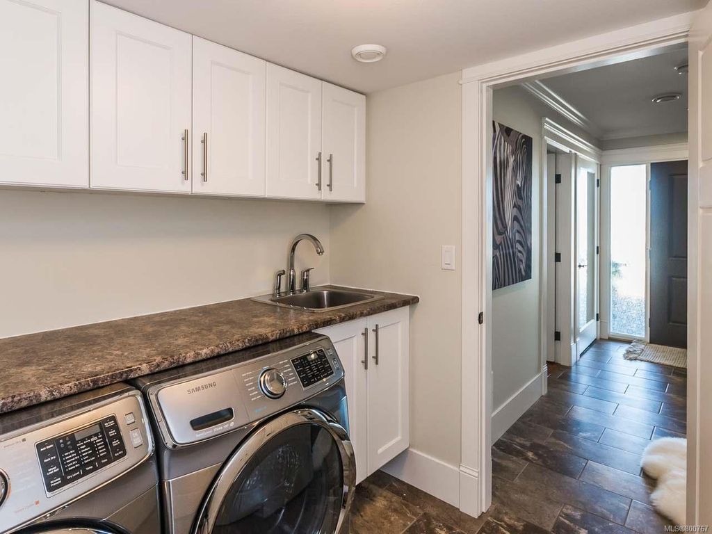 listing image 16048356152629583011