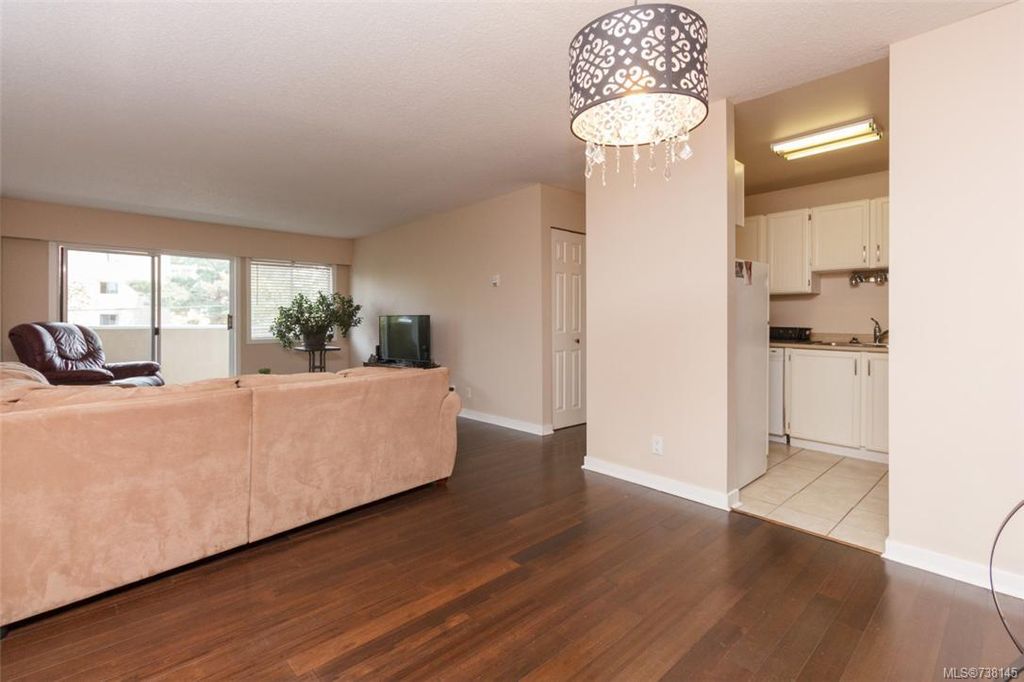 listing image 16047370065374422959