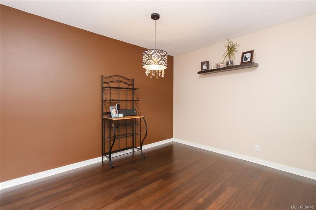 listing image 16040647826691692396
