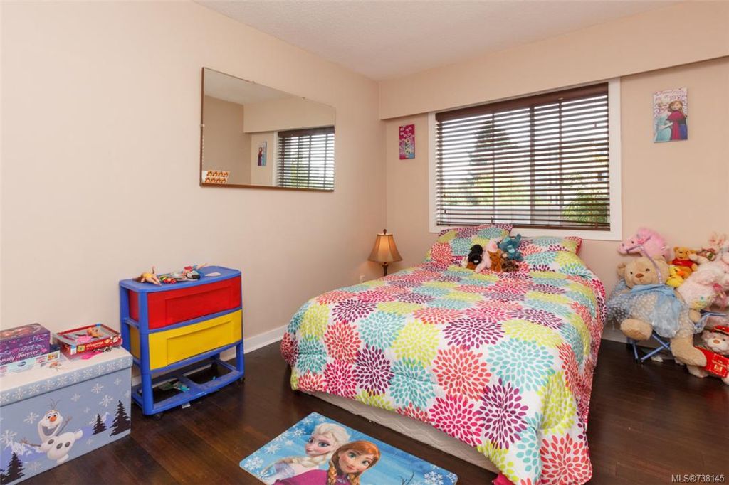listing image 16048987283447873619