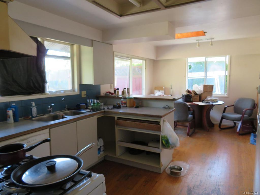 listing image 16048683528477546900