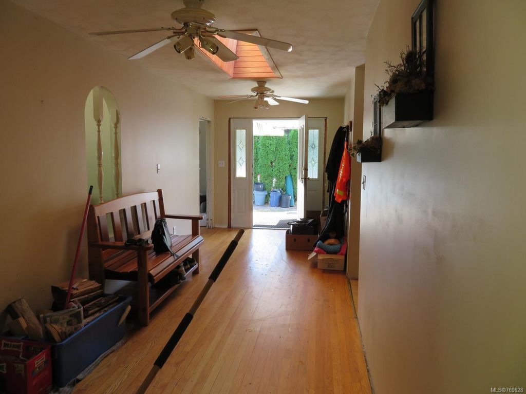listing image 16046364973216399587