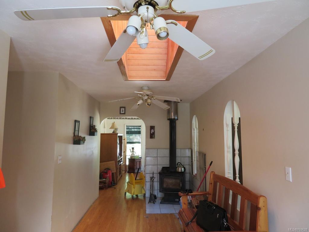 listing image 16040605208038898625