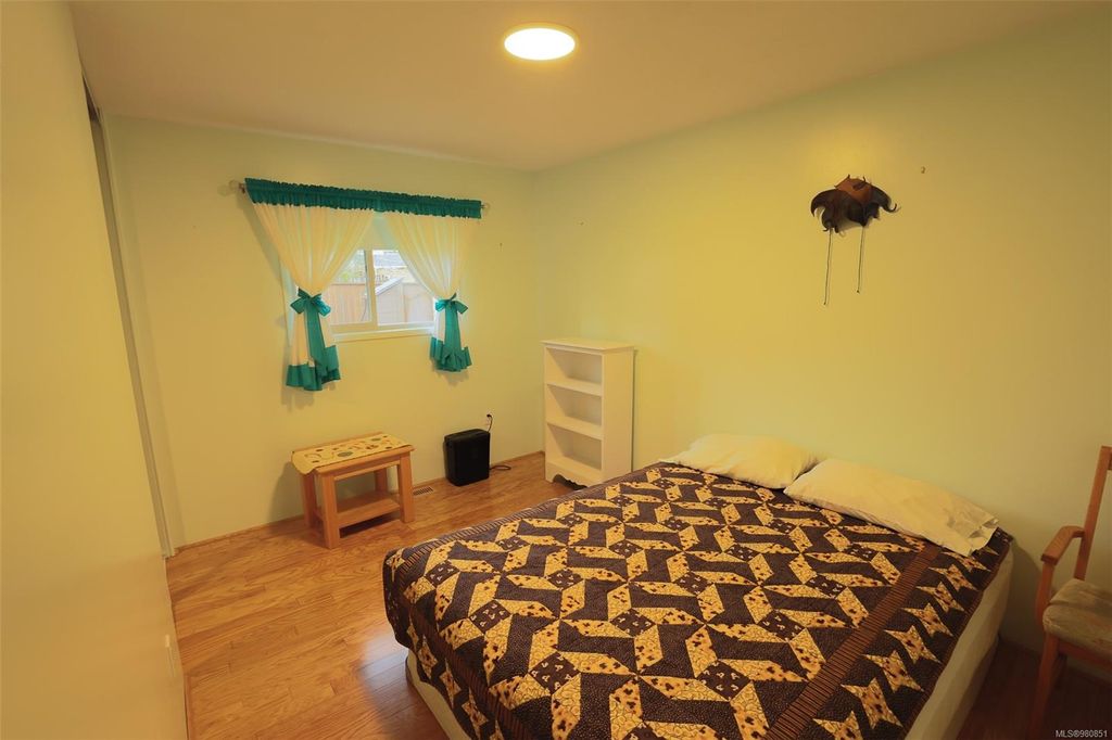 listing image 16040895233695718674