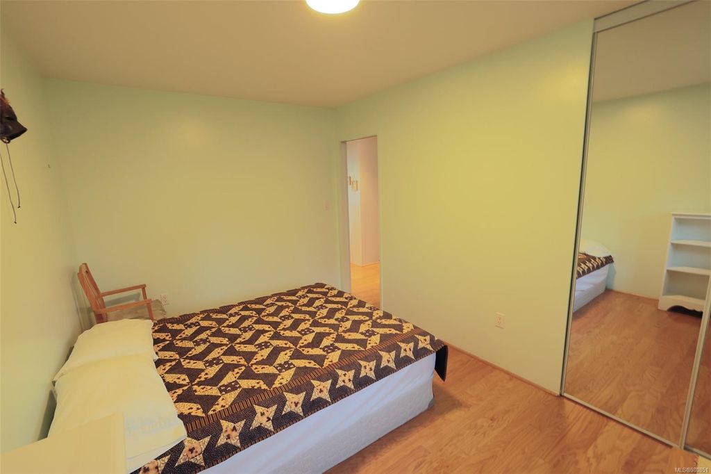 listing image 16046104364344085439