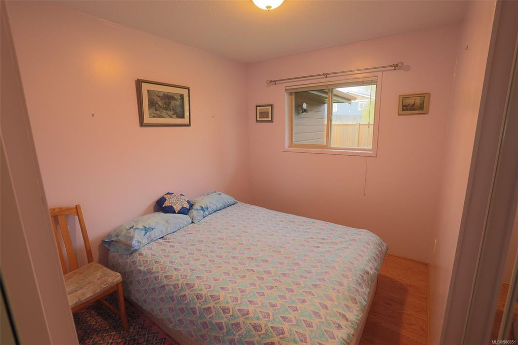 listing image 16049171098445725549