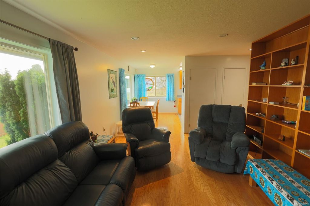 listing image 16048823310433074640