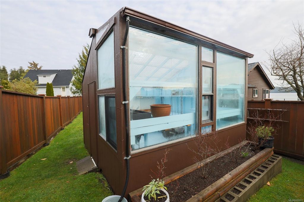 listing image 16043063700048498111