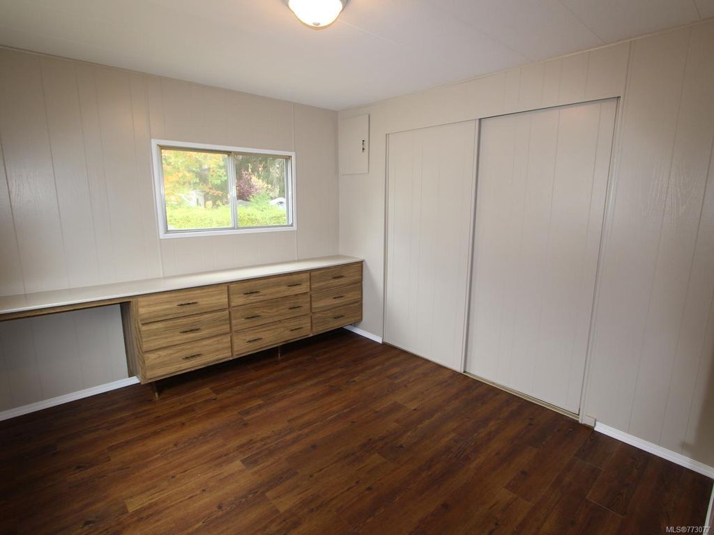 listing image 16048490744183009297