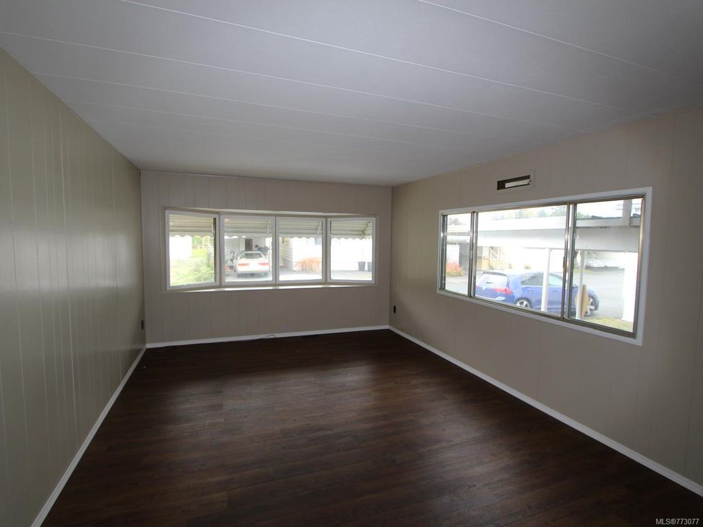 listing image 16049791754508555017