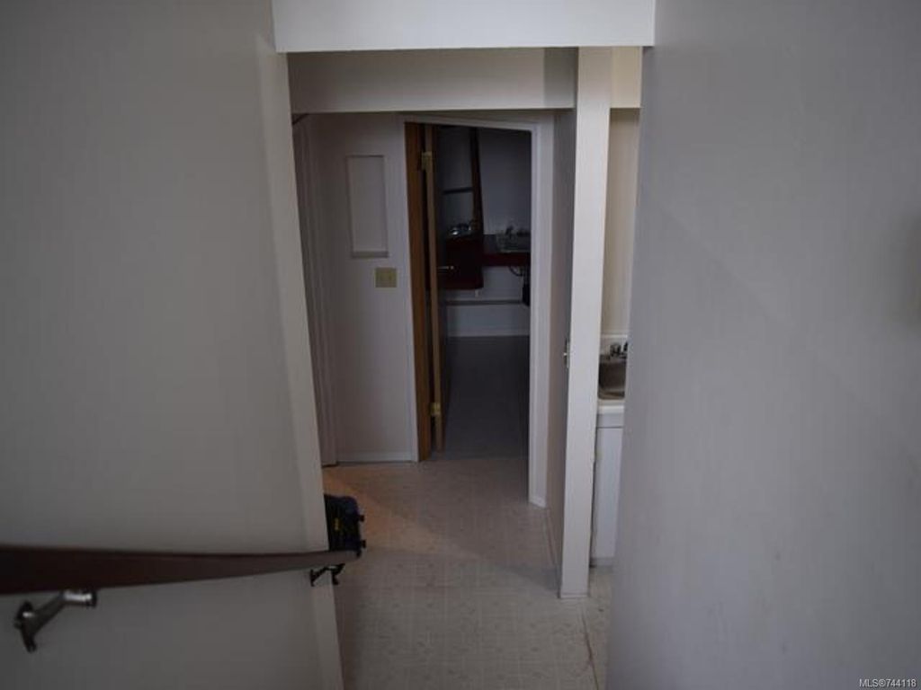 listing image 16049963667014013400