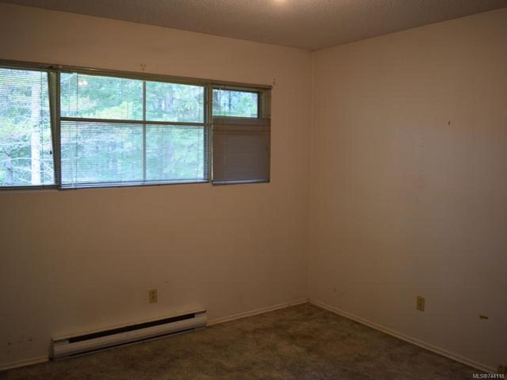 listing image 16044723756403710879